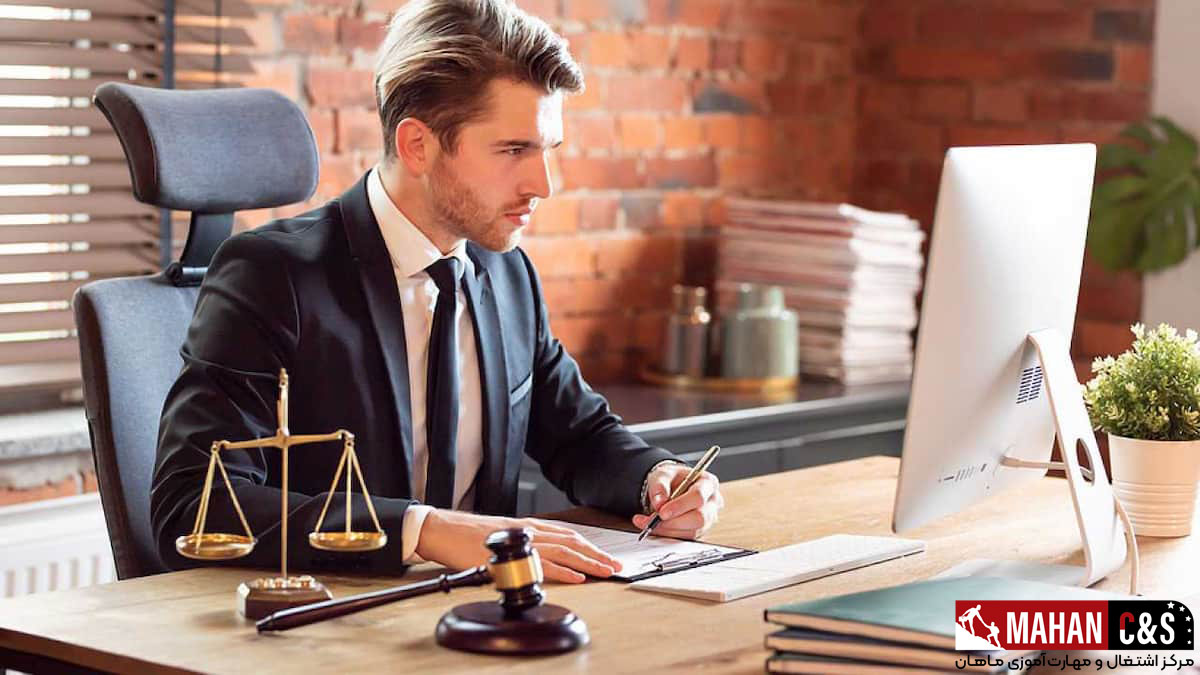 دوره‌های فشرده و جامع وکالت (انتخابی بهتر برای وکلای آینده)